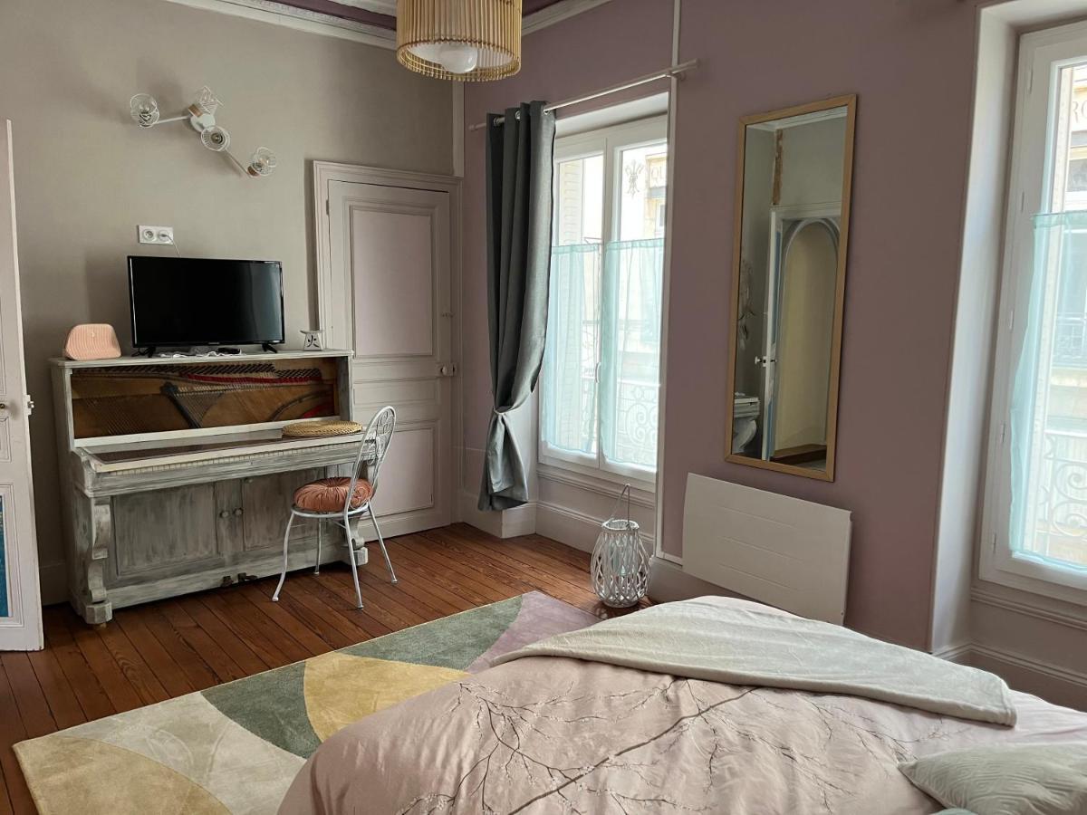 Apartament Les Avatars Saint-Amand-Mont-Rond Zewnętrze zdjęcie
